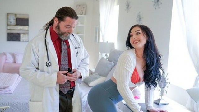 Muayene Esnasında Azgınlık Krizine Giren Olgun Kaltak Domalıyor
